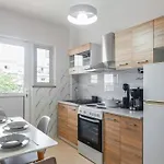 M&k House Rhodes City